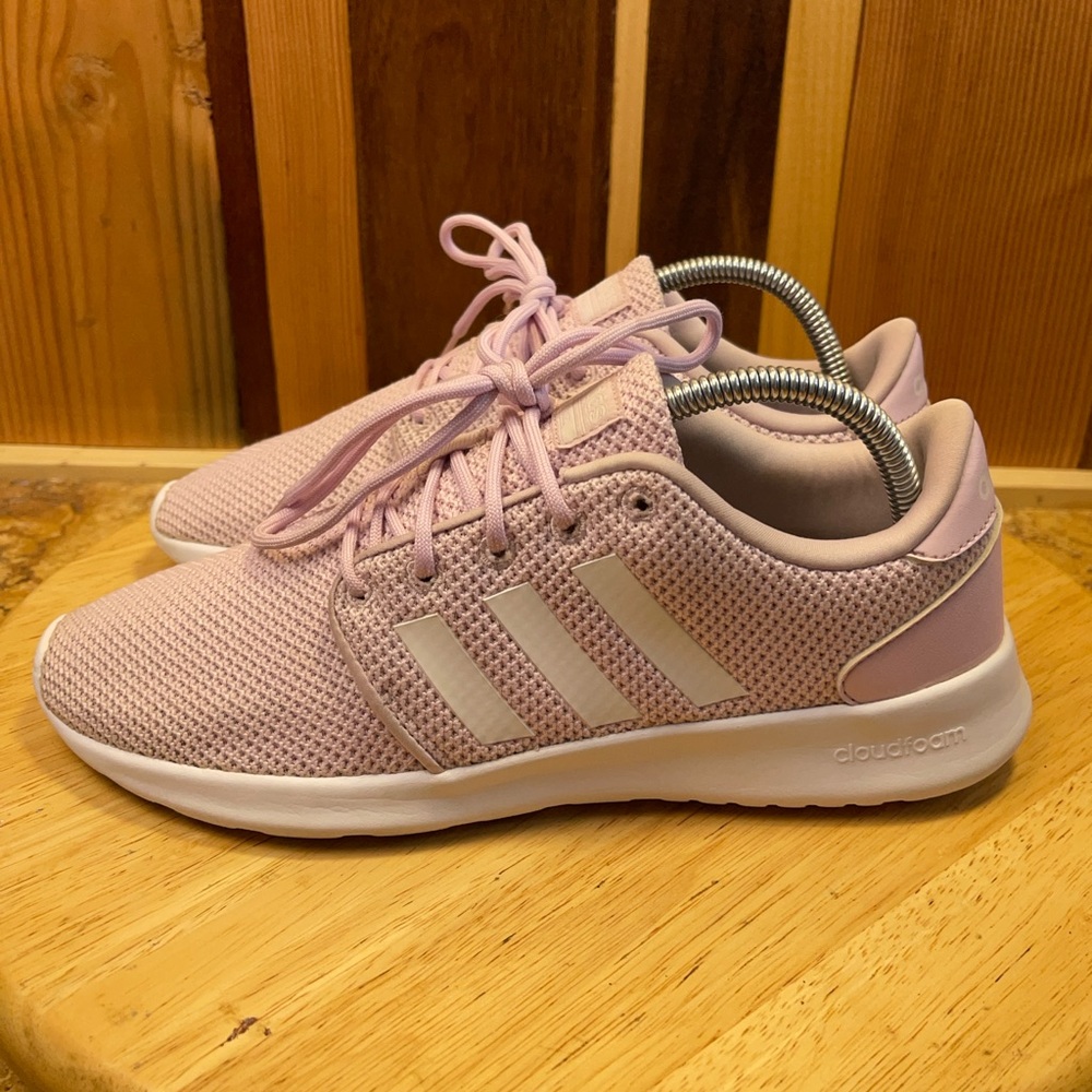 Wns Adidas Workout Shoes - Size 9 - Light Pink White Soles - great Condition